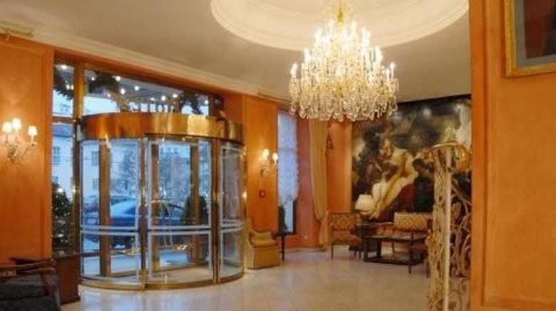 <b>Bristol Hotel Lobby</b>. Images powered by <a href="https://iceportal.shijigroup.com/" title="IcePortal" target="_blank">IcePortal</a>.