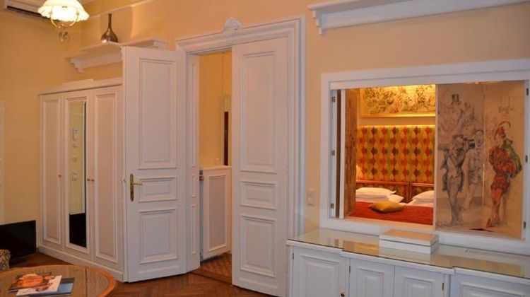 Bristol Hotel Suite