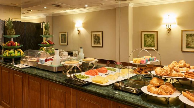 <b>Suites Barrio De Salamanca Restaurant</b>. Images powered by <a href="https://iceportal.shijigroup.com/" title="IcePortal" target="_blank">IcePortal</a>.
