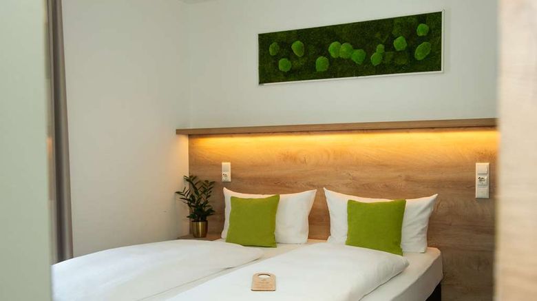 <b>Hotel Perlach Allee Hof Room</b>. Images powered by <a href="https://iceportal.shijigroup.com/" title="IcePortal" target="_blank">IcePortal</a>.