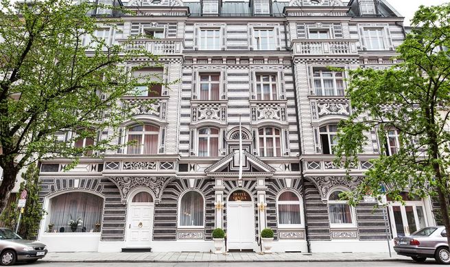 Hotel Opera Exterior