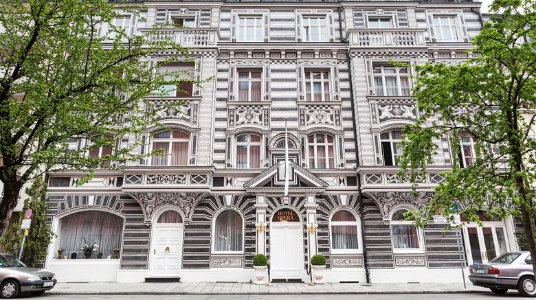 <b>Hotel Opera Exterior</b>. Images powered by <a href="https://iceportal.shijigroup.com/" title="IcePortal" target="_blank">IcePortal</a>.