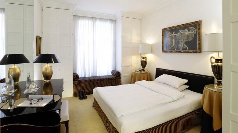 <b>Hotel Opera Room</b>. Images powered by <a href="https://iceportal.shijigroup.com/" title="IcePortal" target="_blank">IcePortal</a>.