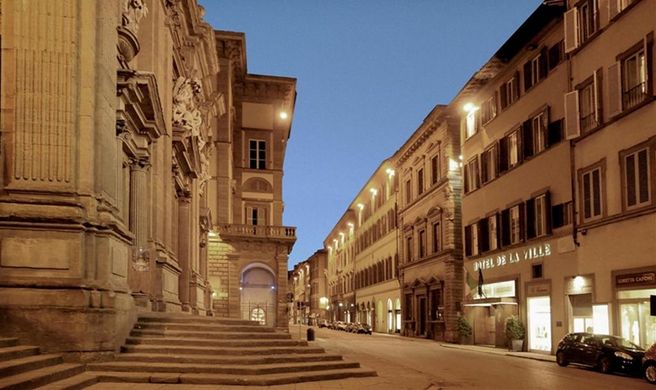 Hotel De la Ville Exterior