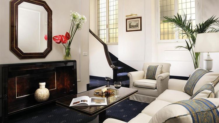 Hotel De la Ville Room