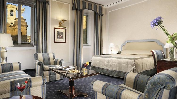 Hotel De la Ville Room