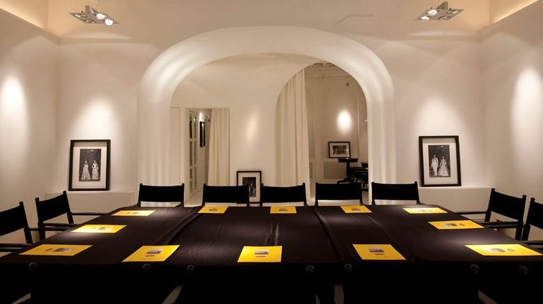 <b>Hotel Cellai Meeting</b>. Images powered by <a href="https://iceportal.shijigroup.com/" title="IcePortal" target="_blank">IcePortal</a>.