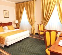 Berchielli Hotel Room
