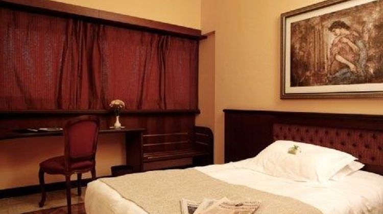 Santa Barbara Hotel Room