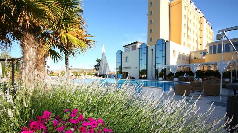 <b>ZanHotel & Meeting Centergross Pool</b>. Images powered by <a href="https://iceportal.shijigroup.com/" title="IcePortal" target="_blank">IcePortal</a>.
