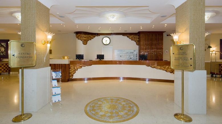 <b>ZanHotel & Meeting Centergross Lobby</b>. Images powered by <a href="https://iceportal.shijigroup.com/" title="IcePortal" target="_blank">IcePortal</a>.