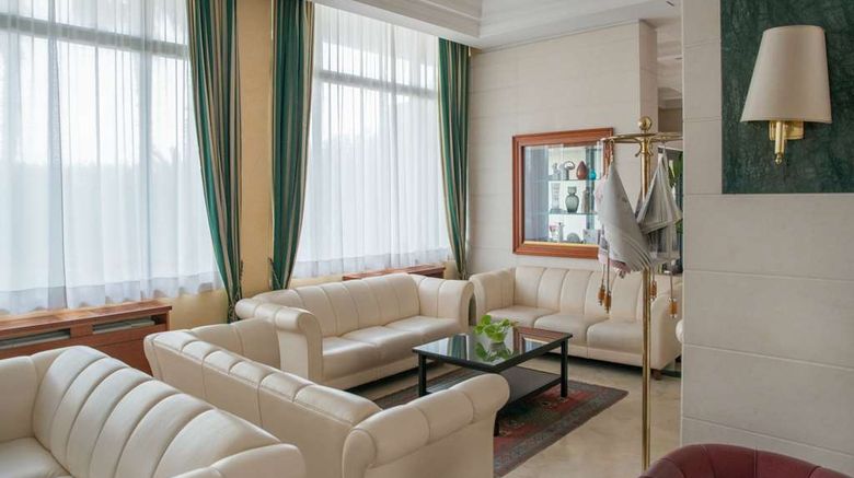 <b>Nettuno Hotel Lobby</b>. Images powered by <a href="https://iceportal.shijigroup.com/" title="IcePortal" target="_blank">IcePortal</a>.