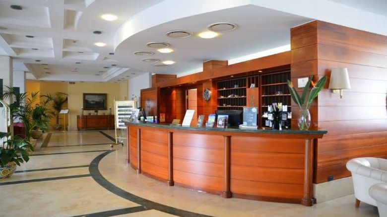 <b>Nettuno Hotel Lobby</b>. Images powered by <a href="https://iceportal.shijigroup.com/" title="IcePortal" target="_blank">IcePortal</a>.
