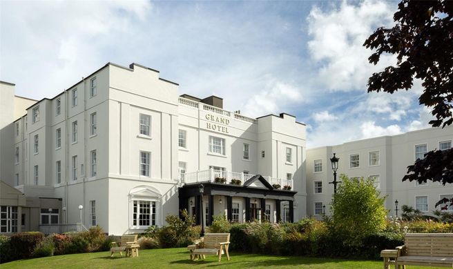 Grand Hotel Exterior