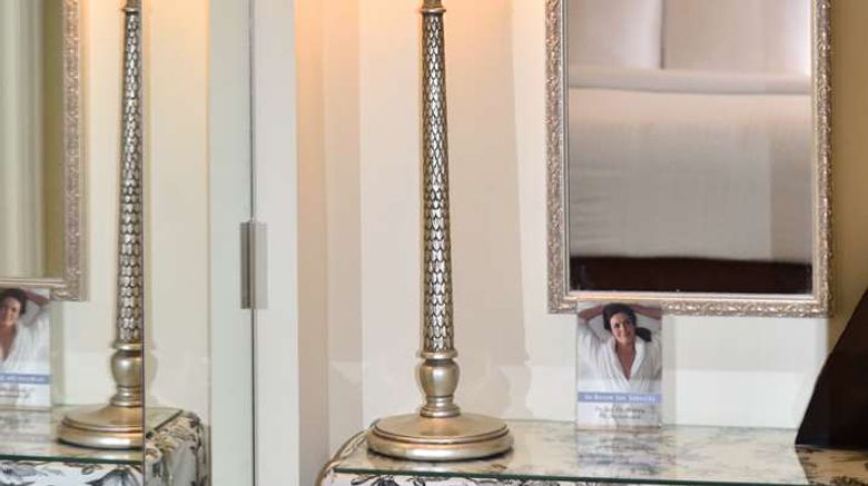 <b>Hotel Lombardy Room</b>. Images powered by <a href="https://iceportal.shijigroup.com/" title="IcePortal" target="_blank">IcePortal</a>.