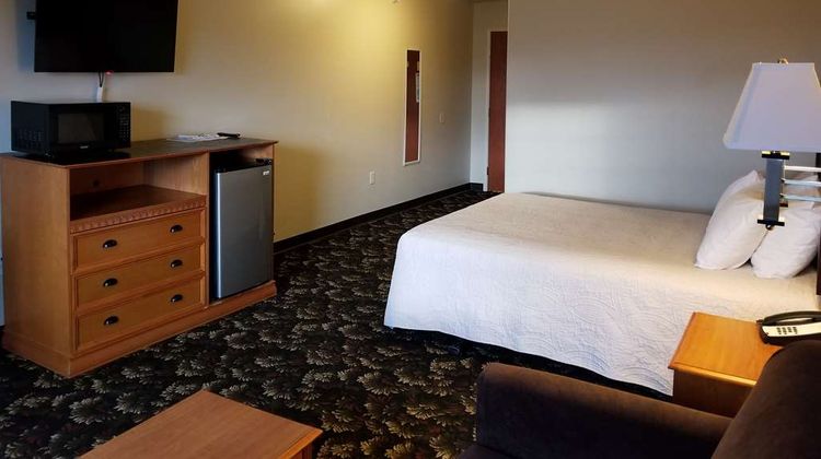 Grand View Inn and Suites Room