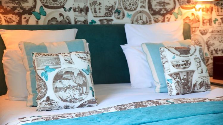 Le Relais St Jacques Hotel Room