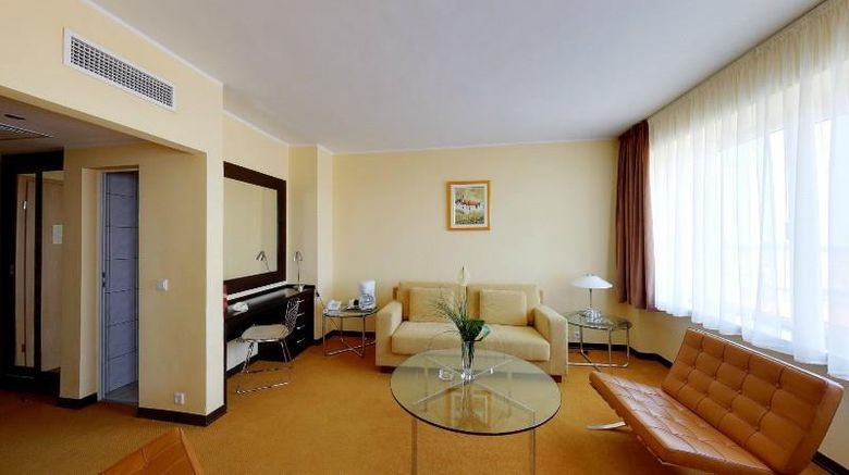 <b>North Star Continental Resort Room</b>. Images powered by <a href="https://iceportal.shijigroup.com/" title="IcePortal" target="_blank">IcePortal</a>.