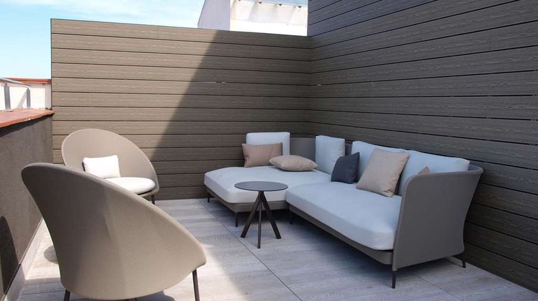 <b>Hotel Catalonia Gracia Pool</b>. Images powered by <a href="https://iceportal.shijigroup.com/" title="IcePortal" target="_blank">IcePortal</a>.