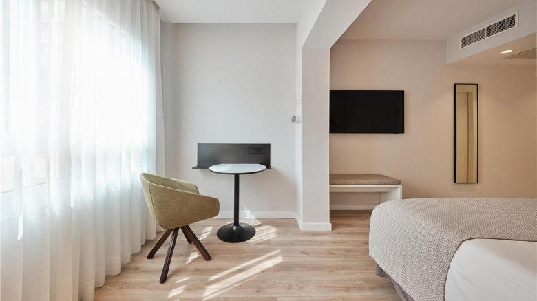 <b>Hotel Catalonia Gracia Room</b>. Images powered by <a href="https://iceportal.shijigroup.com/" title="IcePortal" target="_blank">IcePortal</a>.