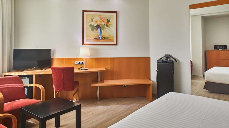 <b>Silken Luis de Leon Room</b>. Images powered by <a href="https://iceportal.shijigroup.com/" title="IcePortal" target="_blank">IcePortal</a>.