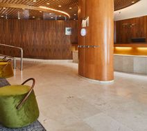 Silken Luis de Leon Lobby