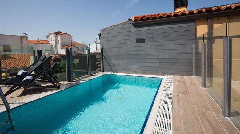 <b>Catalonia Plaza Mayor Salamanca Pool</b>. Images powered by <a href="https://iceportal.shijigroup.com/" title="IcePortal" target="_blank">IcePortal</a>.