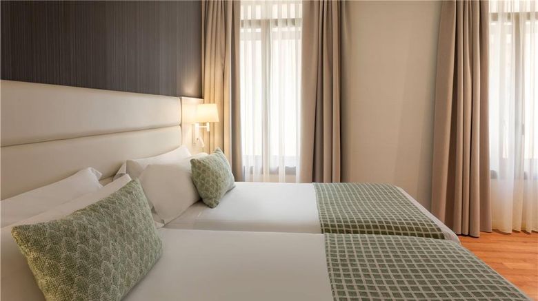 <b>Catalonia Plaza Mayor Salamanca Room</b>. Images powered by <a href="https://iceportal.shijigroup.com/" title="IcePortal" target="_blank">IcePortal</a>.