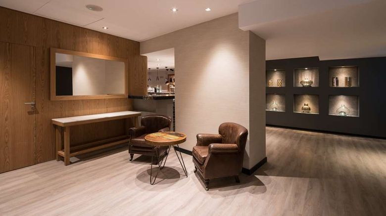 <b>Catalonia Born Hotel Lobby</b>. Images powered by <a href="https://iceportal.shijigroup.com/" title="IcePortal" target="_blank">IcePortal</a>.