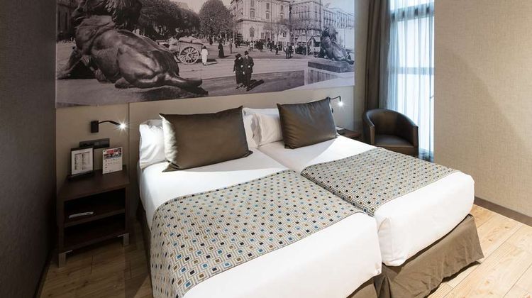 Catalonia Born Hotel Room