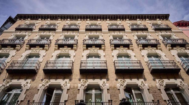 Catalonia El Pilar Exterior