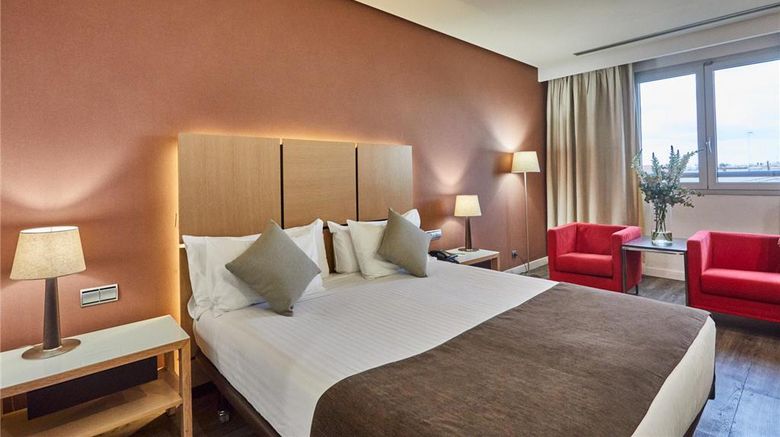 <b>Silken Puerta Valencia Room</b>. Images powered by <a href="https://iceportal.shijigroup.com/" title="IcePortal" target="_blank">IcePortal</a>.
