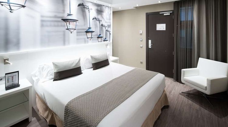 Catalonia Avinyo Room
