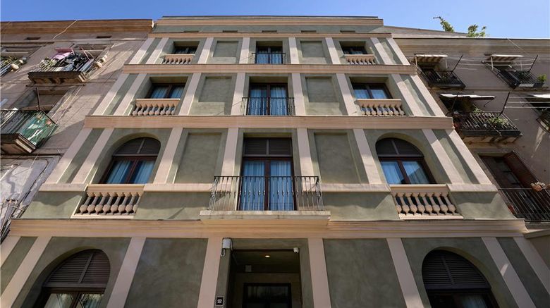 <b>Catalonia Port Exterior</b>. Images powered by <a href="https://iceportal.shijigroup.com/" title="IcePortal" target="_blank">IcePortal</a>.