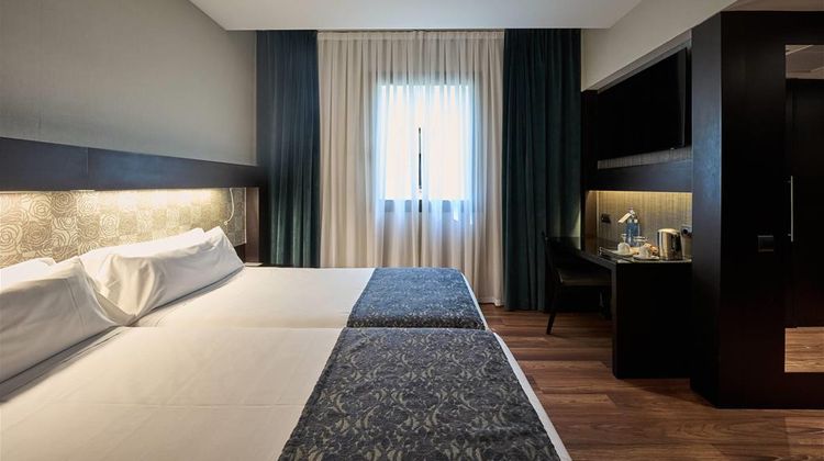 Catalonia Port Room