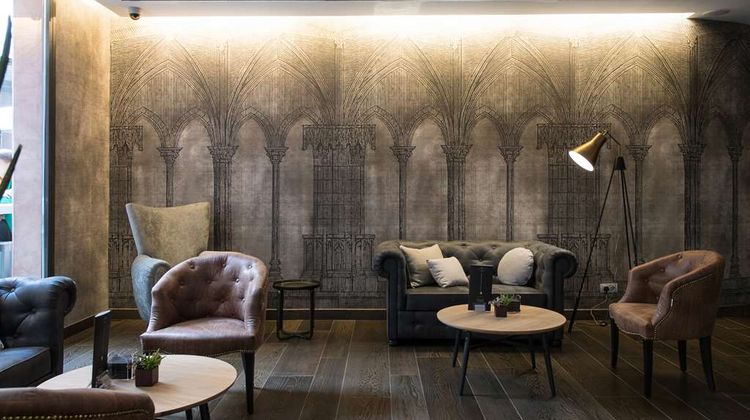 Catalonia Catedral Hotel Lobby