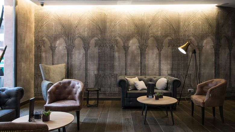 <b>Catalonia Catedral Hotel Lobby</b>. Images powered by <a href="https://iceportal.shijigroup.com/" title="IcePortal" target="_blank">IcePortal</a>.