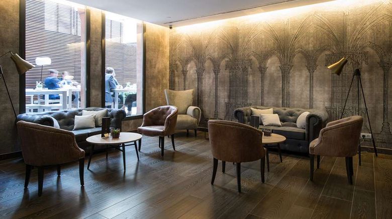 <b>Catalonia Catedral Hotel Lobby</b>. Images powered by <a href="https://iceportal.shijigroup.com/" title="IcePortal" target="_blank">IcePortal</a>.