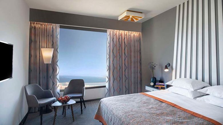 <b>Dan Panorama Haifa Room</b>. Images powered by <a href="https://iceportal.shijigroup.com/" title="IcePortal" target="_blank">IcePortal</a>.