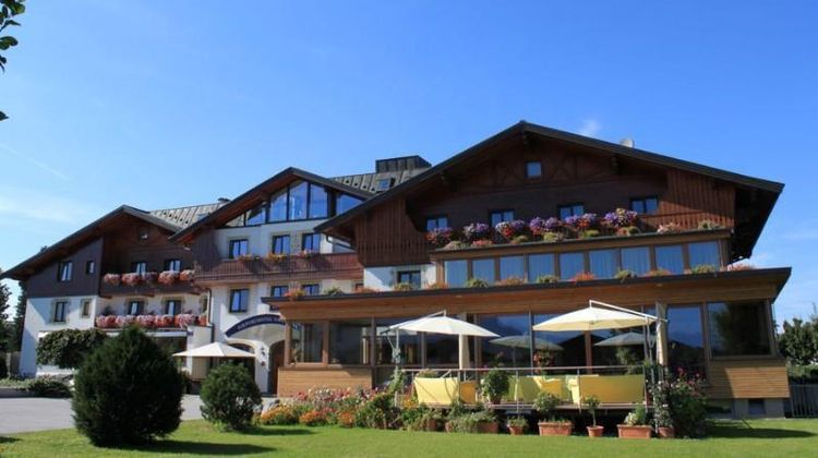 AirportHotel Salzburg Exterior