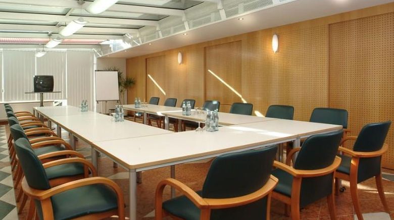 <b>AirportHotel Salzburg Meeting</b>. Images powered by <a href="https://iceportal.shijigroup.com/" title="IcePortal" target="_blank">IcePortal</a>.
