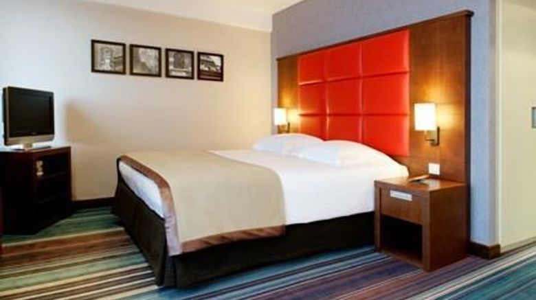 <b>New Hotel Charlemagne Room</b>. Images powered by <a href="https://iceportal.shijigroup.com/" title="IcePortal" target="_blank">IcePortal</a>.