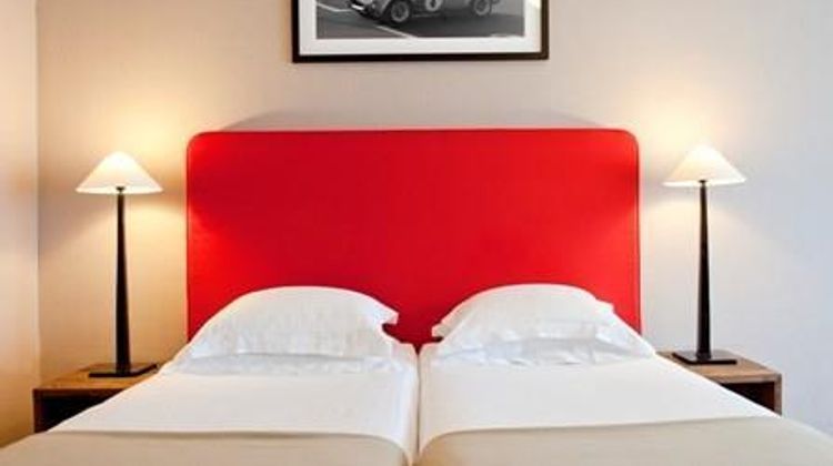 New Hotel Charlemagne Room