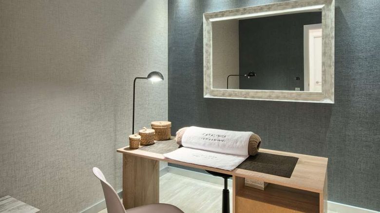 <b>Catalonia Barcelona Plaza Spa</b>. Images powered by <a href="https://iceportal.shijigroup.com/" title="IcePortal" target="_blank">IcePortal</a>.