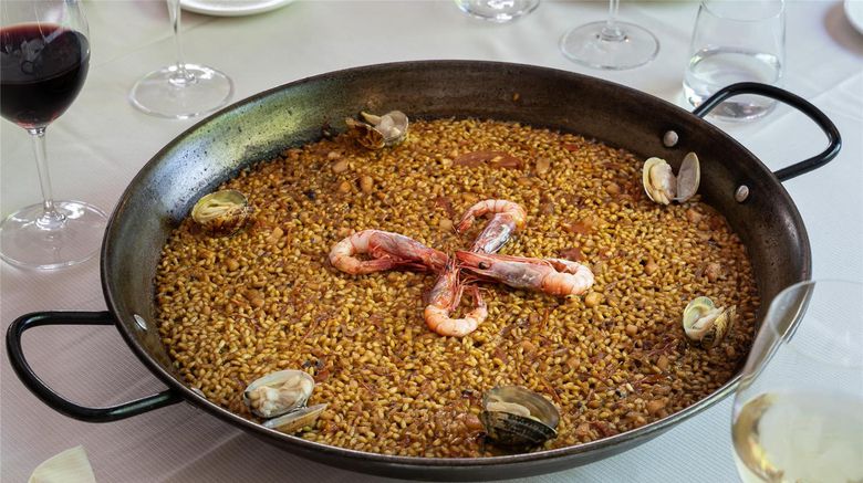 <b>Catalonia Barcelona Plaza Restaurant</b>. Images powered by <a href="https://iceportal.shijigroup.com/" title="IcePortal" target="_blank">IcePortal</a>.