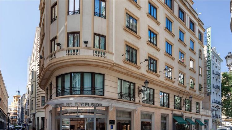 Catalonia Excelsior Exterior