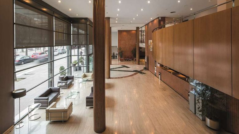 <b>Catalonia Gran Hotel Verdi Lobby</b>. Images powered by <a href="https://iceportal.shijigroup.com/" title="IcePortal" target="_blank">IcePortal</a>.