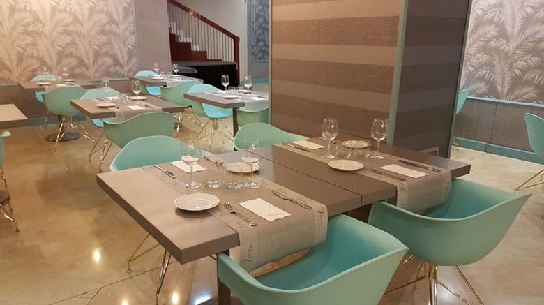 <b>Silken Reino de Aragon Restaurant</b>. Images powered by <a href="https://iceportal.shijigroup.com/" title="IcePortal" target="_blank">IcePortal</a>.
