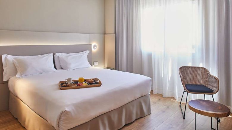 <b>Silken Reino de Aragon Room</b>. Images powered by <a href="https://iceportal.shijigroup.com/" title="IcePortal" target="_blank">IcePortal</a>.