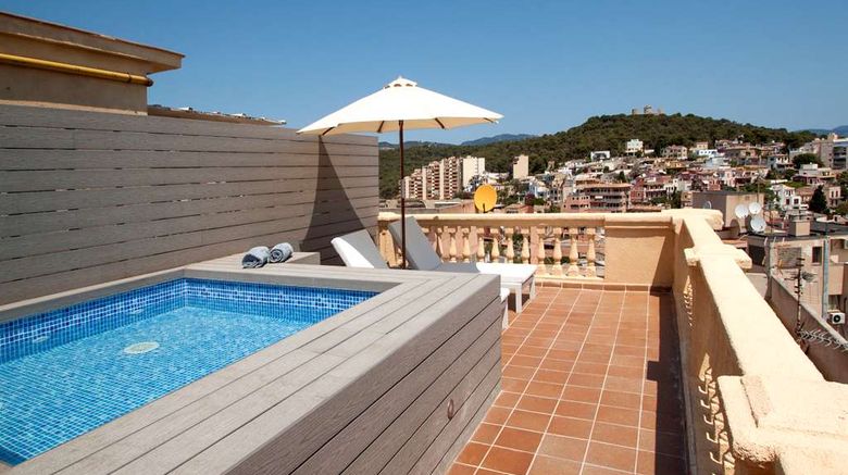 <b>Catalonia Majorica Suite</b>. Images powered by <a href="https://iceportal.shijigroup.com/" title="IcePortal" target="_blank">IcePortal</a>.